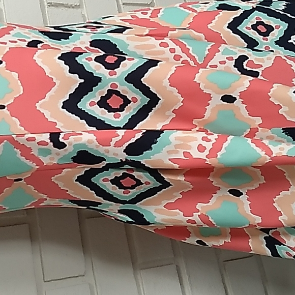 Gabby Skye Multicolor Abstract Pleated Fit & Flare Dress Size 8 - Picture 4 of 12